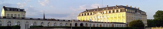 Das Brühler Schloss Augustusburg von Westen