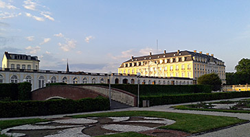 Brühler Schloss von Westen aus gesehen